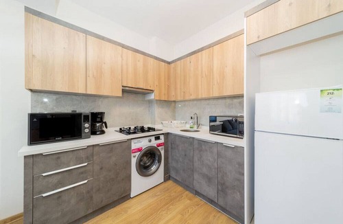 Kepez Apartment | Nifty Flat with Shared Pool in Kepez