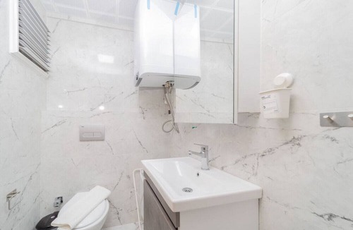 Kepez Apartment | Exquisite Flat with Shared Pool in Kepez