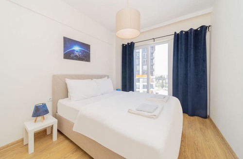 Kepez Apartment | Exquisite Flat with Shared Pool in Kepez