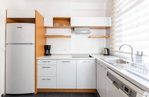 Fenerbahce Apartment | Spacious Flat with Balcony on Bagdat Street