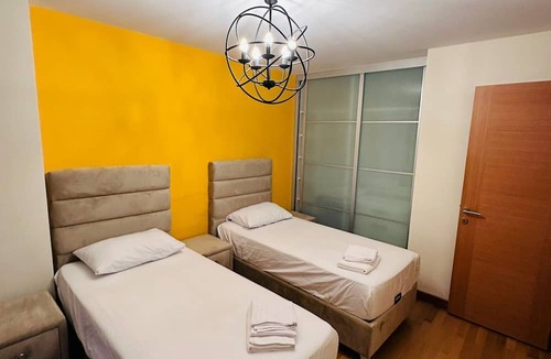 Gumussuyu Mahallesi Apartment | TAKSiM PERFECT RESİDENCE, 3 BEDROOMS, 140 SQUAREMETER, POOL GYM SAUNA Wifi