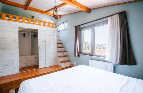 Uskudar Apartment | Stunning Sea View Loft 5 min to Park in Kuzguncuk