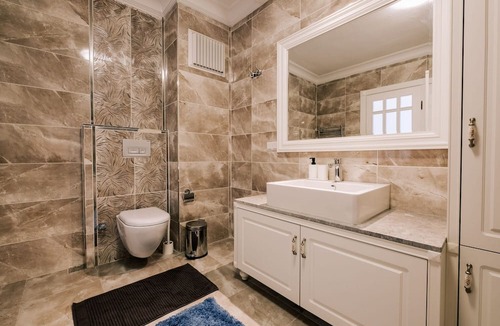 Fenerbahce Apartment | Marina Close Duplex with Patio, 5 min to Sea View