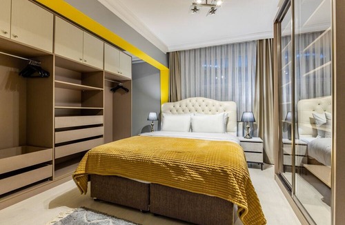 Sisli Apartment | Modern Apartment, 10 Min from Nisantasi