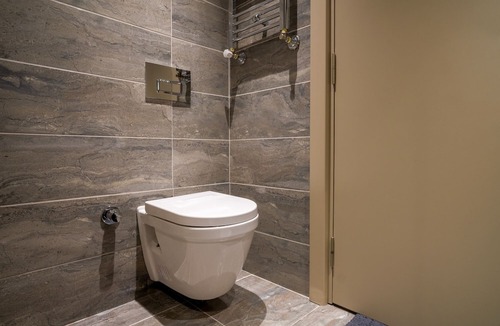 Mahmutbey Apartment | Flat w City View Wall 5 min to Mall of Istanbul
