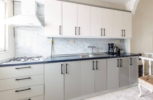 Sisli Apartment | Duplex Flat w Fireplace 7 min to City's Nisantasi