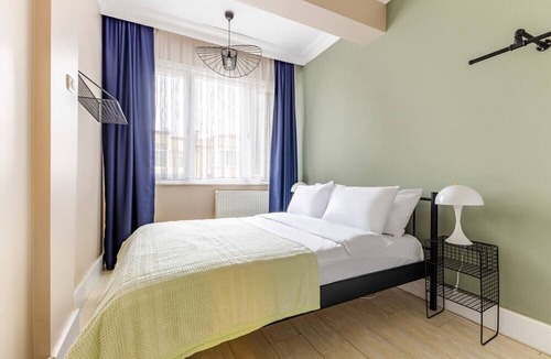 Sisli Apartment | Duplex Flat w Fireplace 7 min to City's Nisantasi