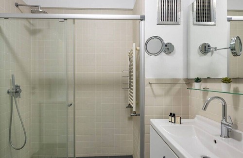 Arnavutkoy Apartment | This apartment is a 2 bedroom(s), 1 bathrooms, located in Beşiktaş, İstanbul.