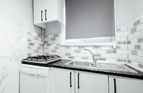 Harbiye Apartment | Vibrant Flat with Balcony 6 min to City Nisantasi