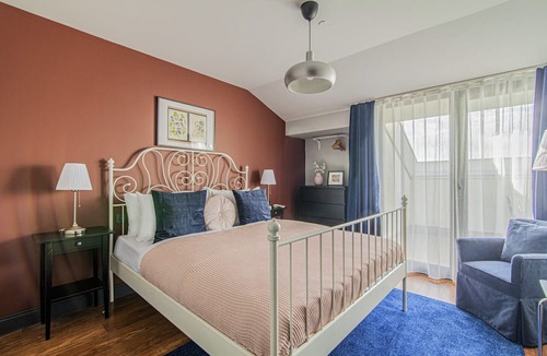 Beyoglu Apartment | Centrally Located Flat with Balcony in Beyoglu