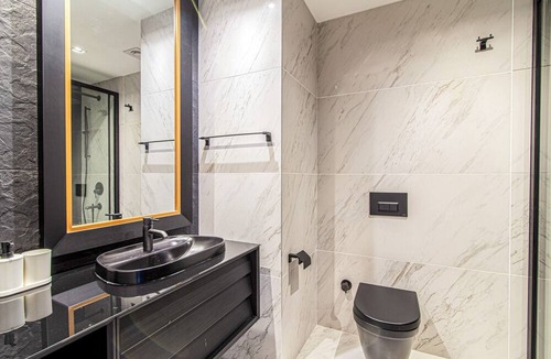 Beyoglu Apartment | Centrally Located Flat with Balcony in Beyoglu
