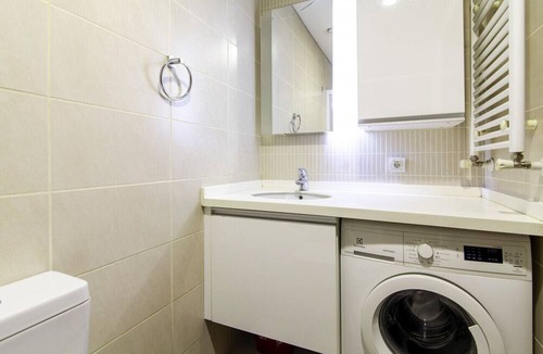 Atasehir Apartment | Central Flat with Amazing City View in Atasehir
