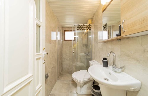 Antalya City Centre Apartment | Flat in Antalya Near Beaches and Hadrian's Wall