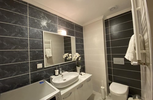 Bayrampasa Apartment | 70% off 3- months Large Lux Romatic 3B+2.5B Duplex Penthouse:5min Metro Bus Tram