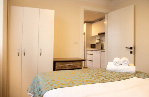 Kahramanlar Mahallesi Apartment | Colorful and Central Flat near Kulturpark Izmir