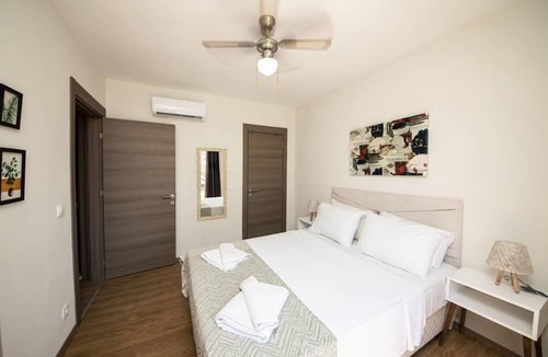 Milas Villa | Charming House With Shared Pool in Milas
