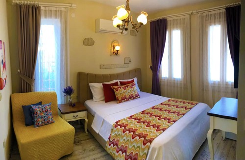 Hacımemis Hotel | Alaçatı Viola Hotel