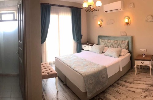 Hacımemis Hotel | Alaçatı Viola Hotel