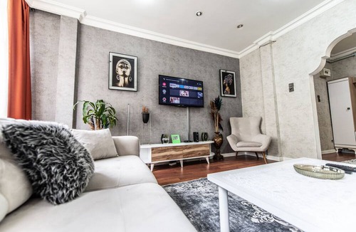 Gumussuyu Mahallesi Apartment | Taksim Center Best Location 2+1 (140m2)