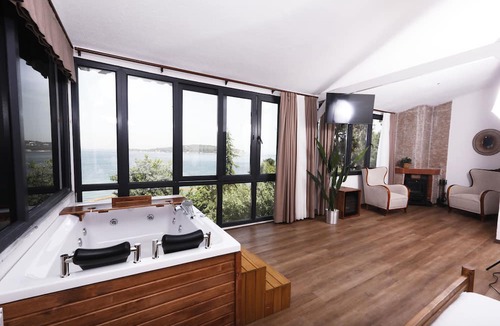 Adalar Hotel | Ank'Ada Ayanikola