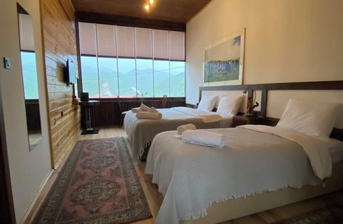 Arakli Bed & Breakfast | KARADENİZ KUŞ CENNETİ