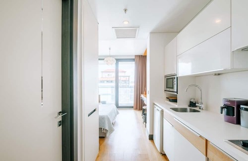 Merter Apartment | Studio Residence w Balcony Near Metro and Malls