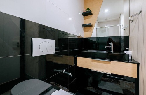 Merter Apartment | Studio Residence w Balcony Near Metro and Malls