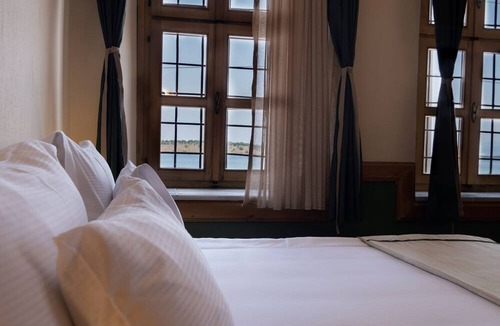 Candarli Hotel | Koçanlı Köşkü