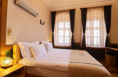 Candarli Hotel | Koçanlı Köşkü