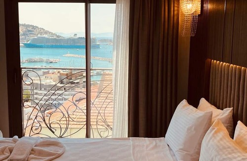 Kusadasi City Centre Bed & Breakfast | Monalisa