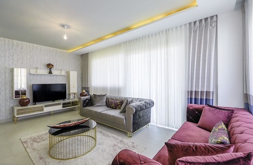 Kestel Apartment | Seaview Flat w Pool Near New Year Market in Alanya