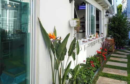 Alacati Hotel | Müzeyyen Hanım Konağı Alaçatı 12+