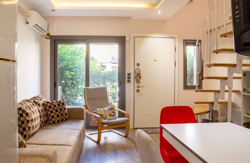 Gulbahce Mahallesi Villa | Detached House w Garden 1o min to Seashore in Urla