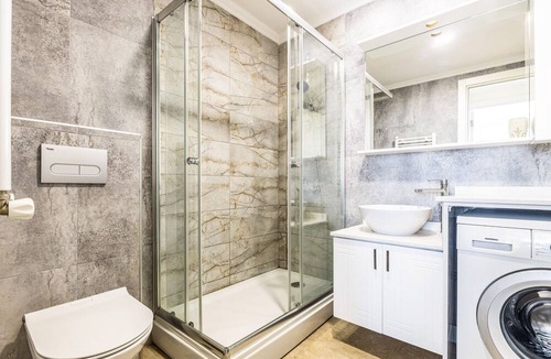 Erenkoy Apartment | Furnished Flat, 5 min to Marmaray, 10 min to Coast