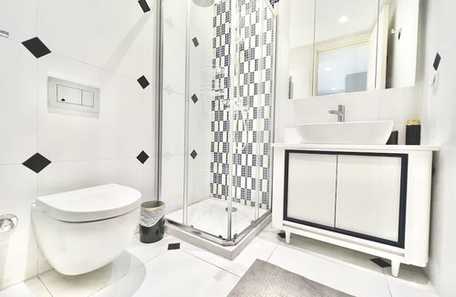Taksim Apartment | Luxury Apartment near Taksim with GYM & Pool