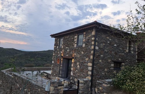 Karaburun Apartment | Peaceful Stone House with Nature View in Karaburun