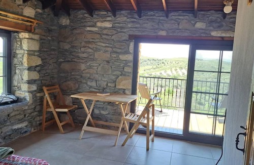 Karaburun Apartment | Peaceful Stone House with Nature View in Karaburun