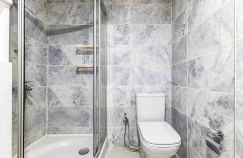 Bostanci Apartment | Stylish Sea View Flat on Bagdat Avenue in Bostanci