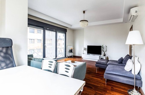 Suadiye Apartment | Spacious Flat Near Bagdat Avenue in Suadiye
