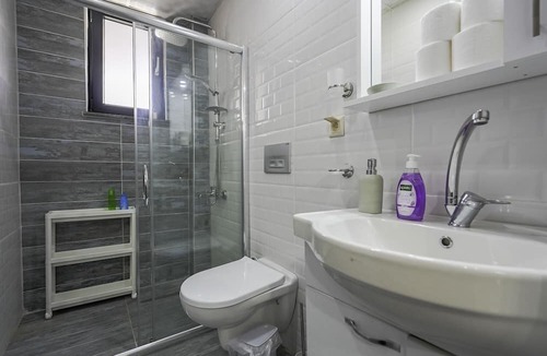 Kadriye Villa | Flat w Shared Pool and Balcony 8 min to Beach
