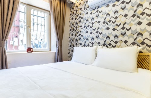 Balat Apartment | Charming Balat Haven | Idyllic Location in Balat