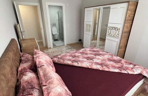 Kucukcekmece Apartment | Lake & sea view 3 bedrooms apartment