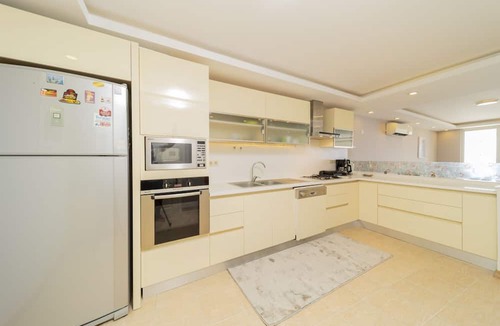 Konyaalti Apartment | Flat w Balcony 3 min to Konyaalti Beach in Antalya