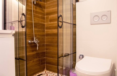 Alsancak Apartment | 1+1 Studio Room A daily studio located in the center of Izmir