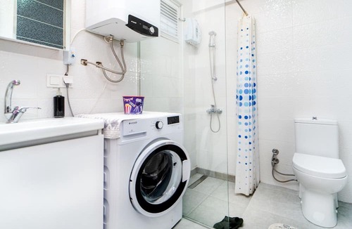 Milas Apartment | Vacation Flat w Pool and Garden in Milas