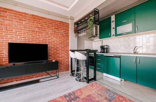 Rasimpasa Apartment | Charming Flat, 3 min to Bull Statue, 5 min to Moda