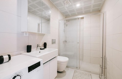 Moda Apartment | Chic Flat w Balcony 5 min to Moda Coast in Kadikoy