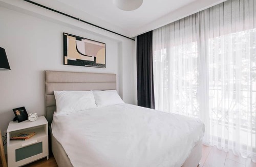 Moda Apartment | Chic Flat w Balcony 5 min to Moda Coast in Kadikoy