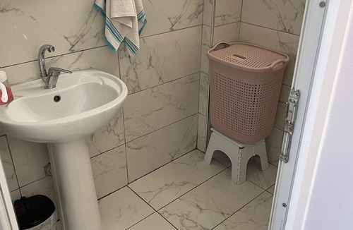 Buyukcekmece Resort | Kumburgaz Sahi̇lde, Si̇tede, Konforlu ve Manzarali Kli̇mali Dai̇re