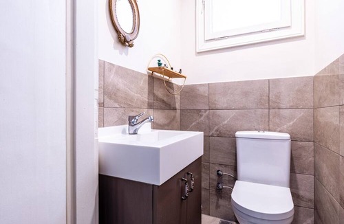 Moda Apartment | Spacious Flat w Balcony 3 min to Kadikoy Square